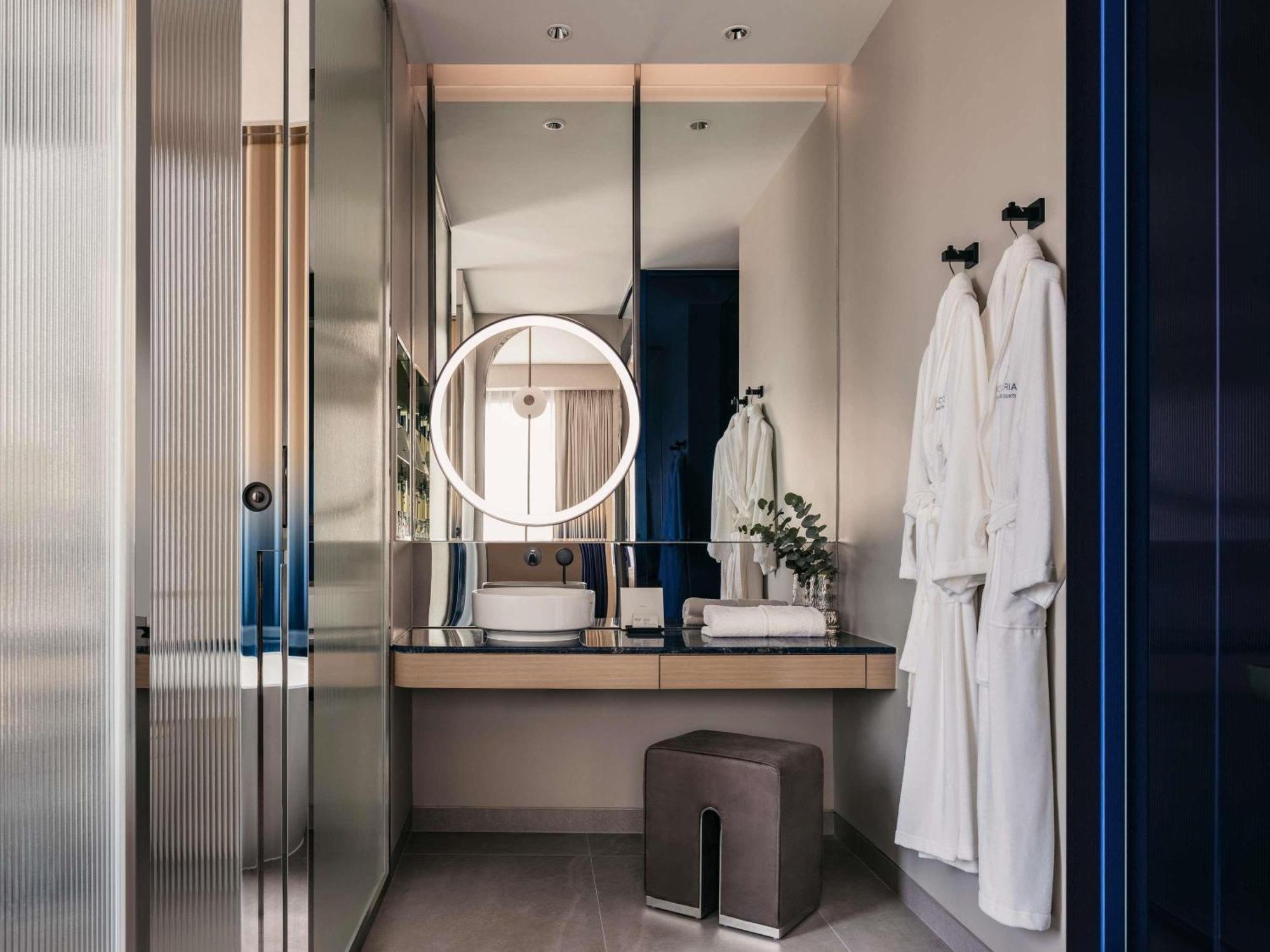 Mondrian Duxton